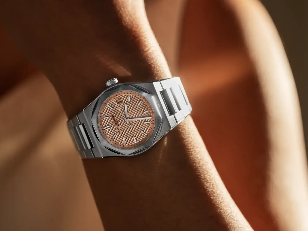 Girard-Perregaux Laureato Fifty 36mm με χρυσό καντράν