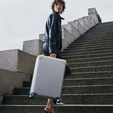 Όταν το Monogram γίνεται δομικό στοιχείο: η νέα Horizon Aluminum της Louis Vuitton