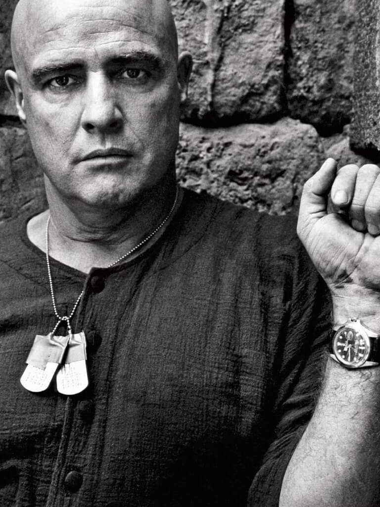 Marlon Brando ως συνταγματάρχης Κουρτς στην ταινία «Αποκάλυψη Τώρα» φορώντας το Rolex GMT-Master ref. 1675.