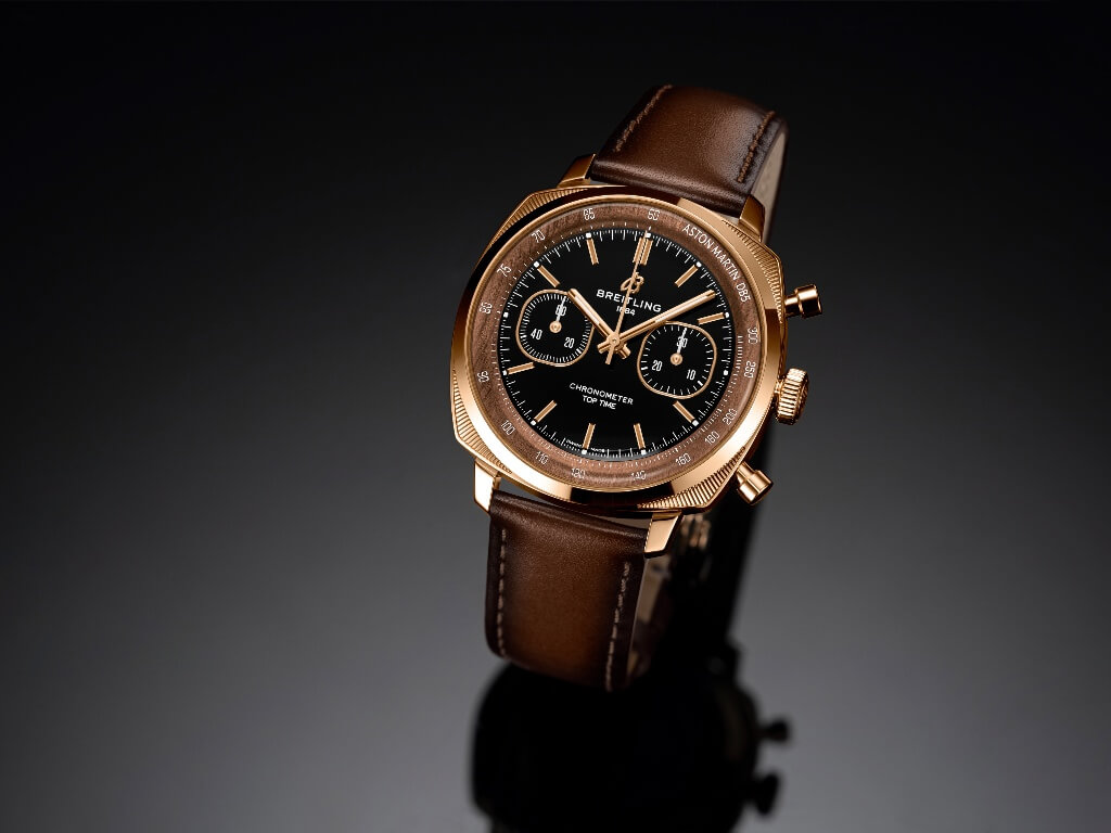 Breitling Top Time B01 από κόκκινο χρυσό 18 καρατίων με καντράν από όνυχα