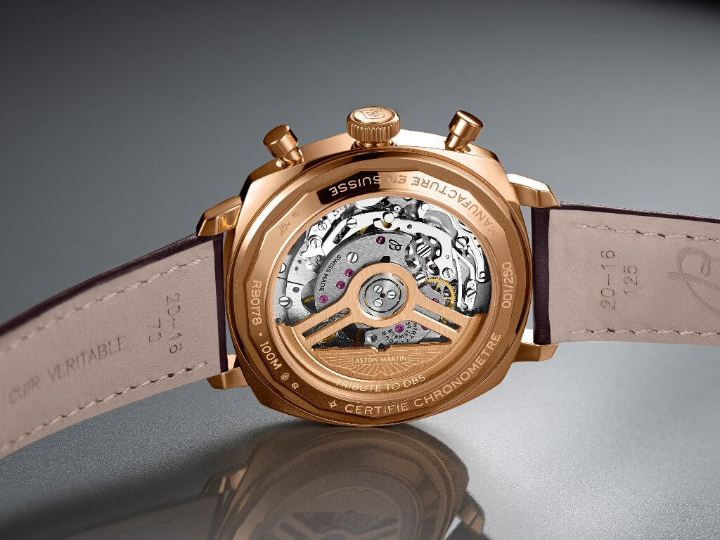 Ο μηχανισμός Breitling Manufacture Caliber 01 με χάραξη Aston Martin