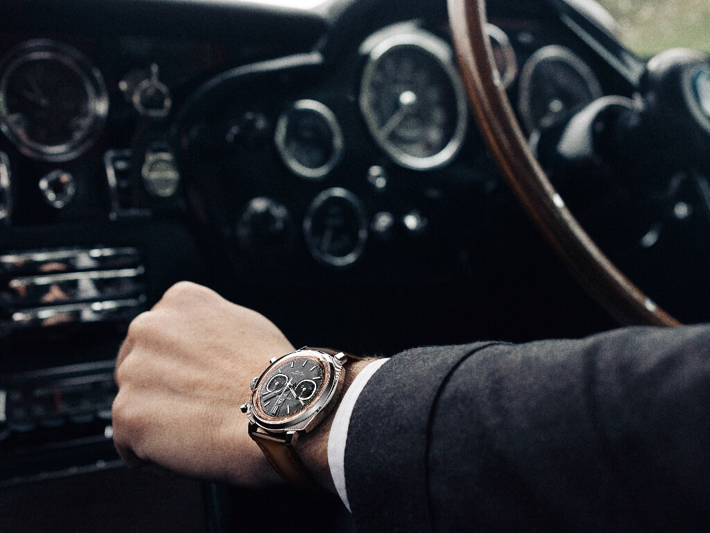 Breitling και Aston Martin τιμούν τη θρυλική DB5 με τρεις συλλεκτικές εκδόσεις του Top Time B01