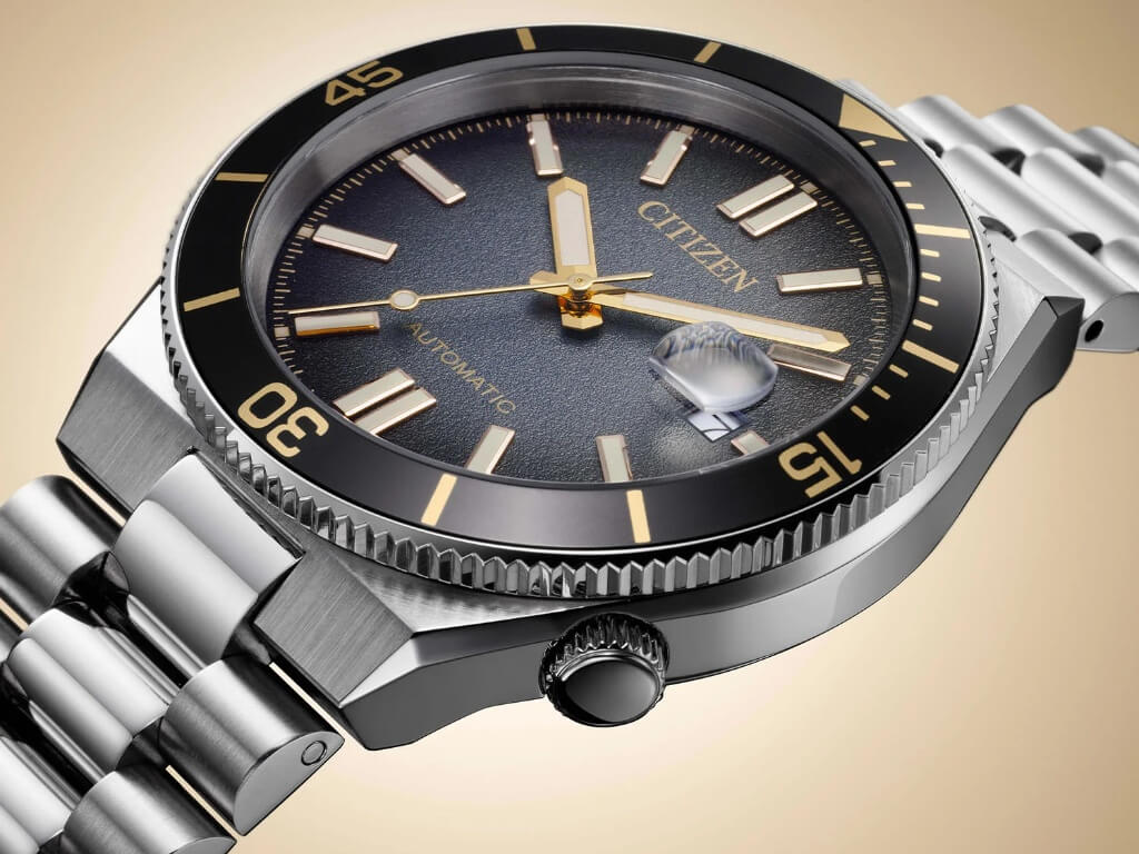 Citizen Tsuyosa Shore Time Slip Limited Edition με μαύρο fumé καντράν και χρυσές λεπτομέρειες