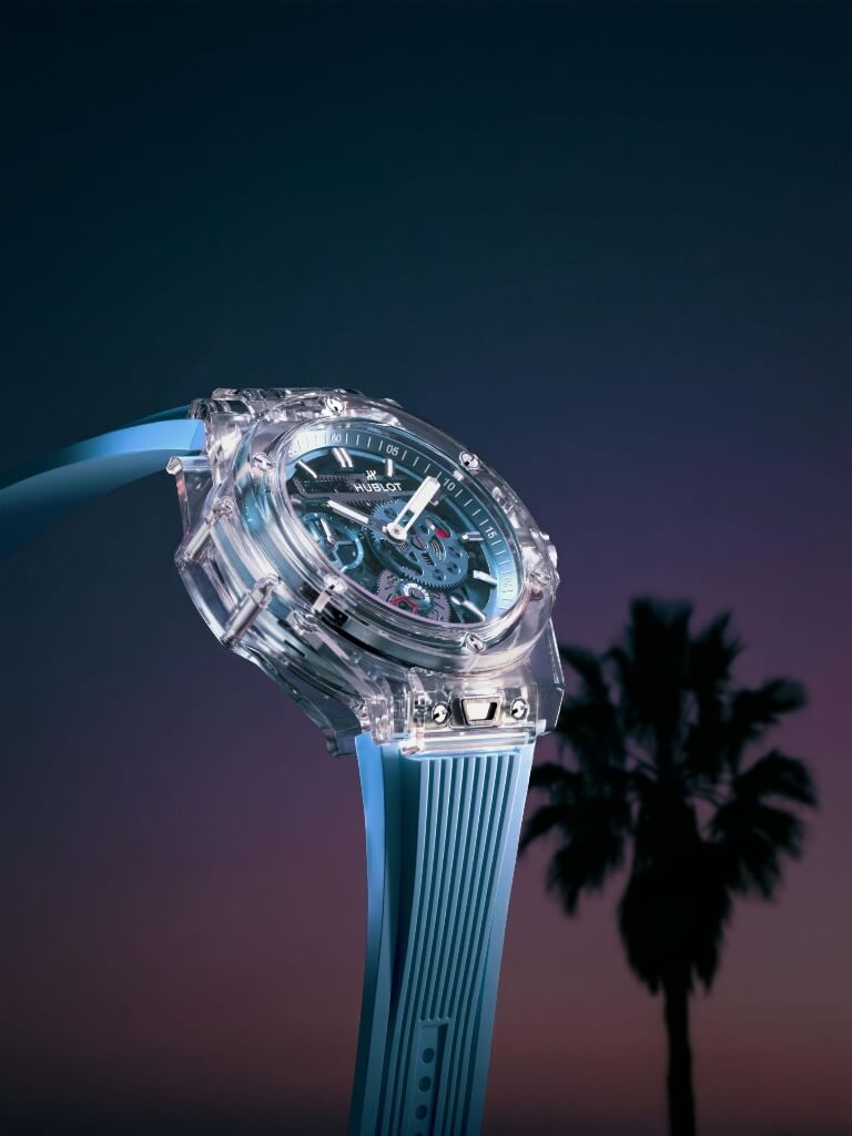 Πλάγια όψη του Hublot Big Bang Sapphire Sky Blue με κάσα 44 mm από κρύσταλλο σαπφειρου