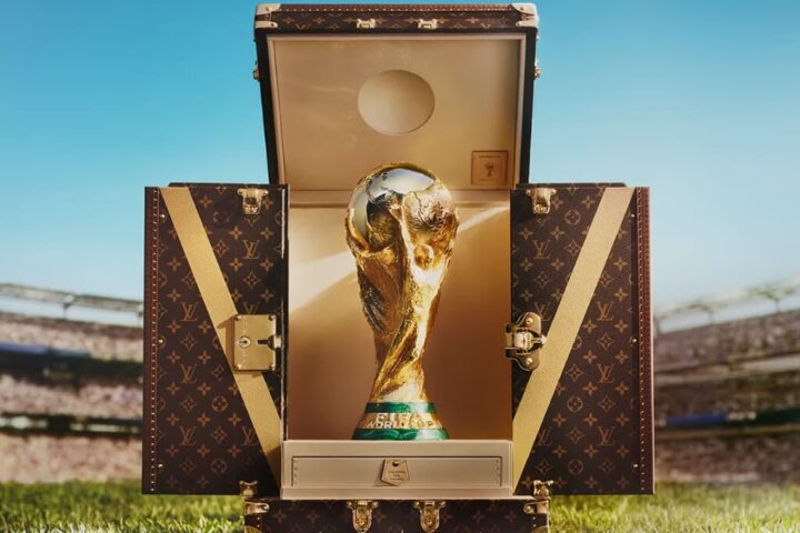 Η Louis Vuitton αποκαλύπτει το επίσημο Trophy Trunk του FIFA World Cup 2026