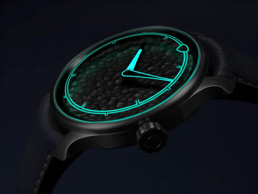 Οι φωσφορίζοντες δείκτες Super-LumiNova X1 του MING 37.06 Royal Selangor