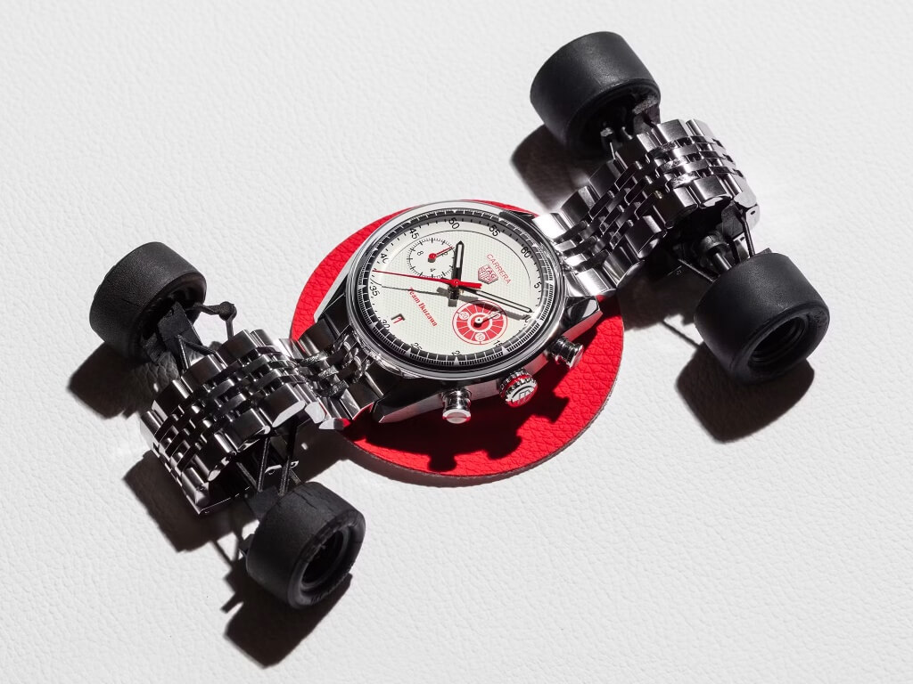 TAG Heuer Carrera Chronograph x Team Ikuzawa με λευκό καντράν και κόκκινες λεπτομέρειες