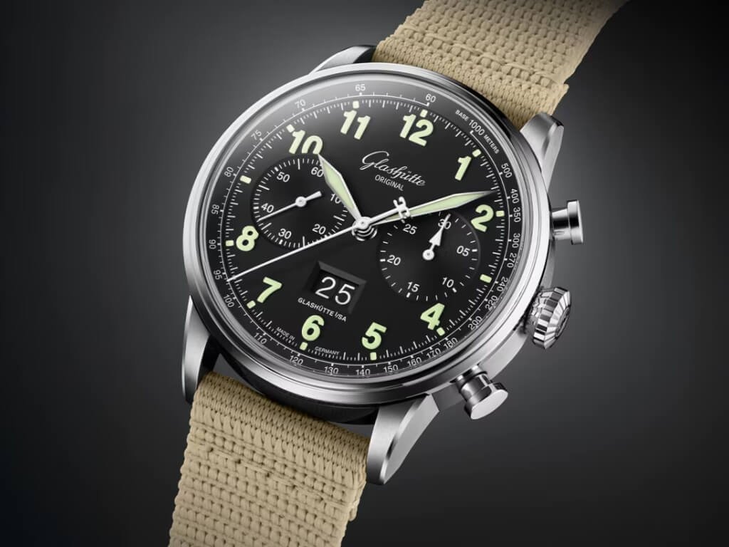 Senator Chronograph Navigator με λευκούς δείκτες χρονογράφου και Panorama Date