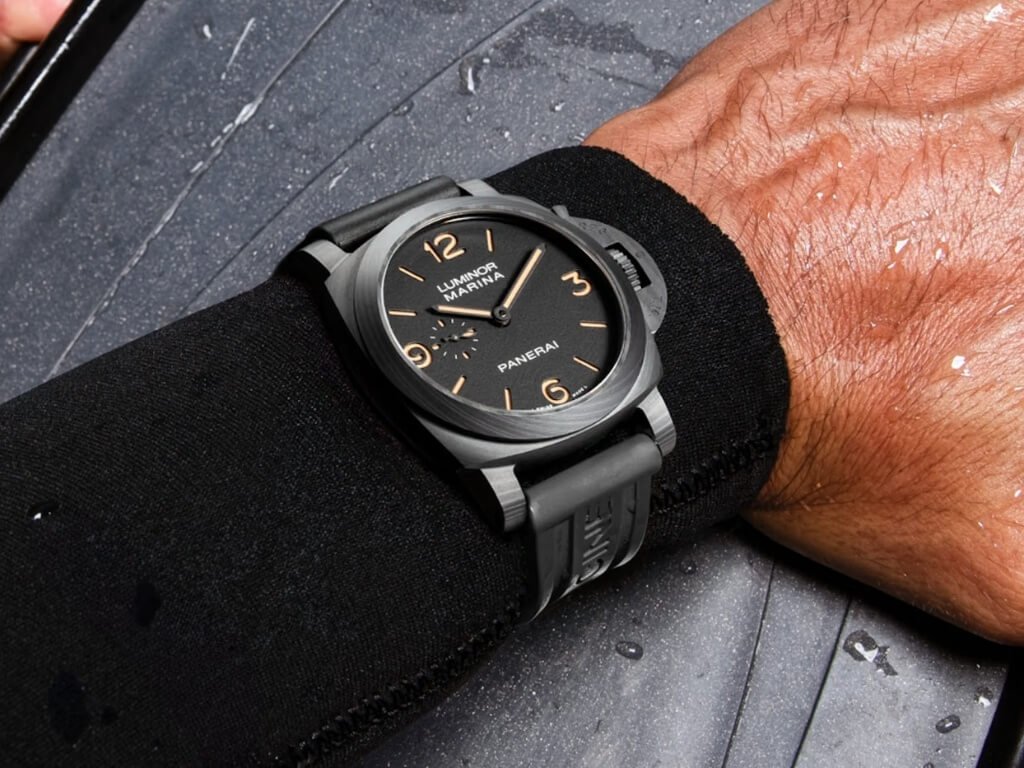 Νέο Panerai Luminor Marina PAM01707 με εντυπωσιακή κάσα από Carbotech