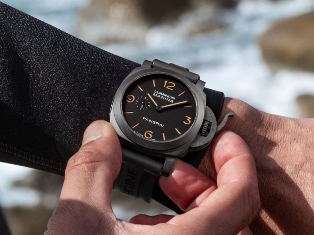 Το Panerai Luminor Marina PAM01707 φορεμένο στον καρπό