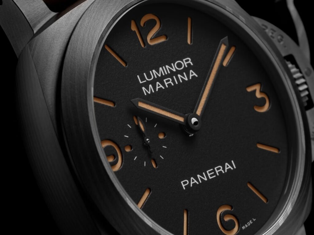 Panerai Luminor Marina PAM01707 με κάσα από Carbotech σε μαύρη ματ υφή