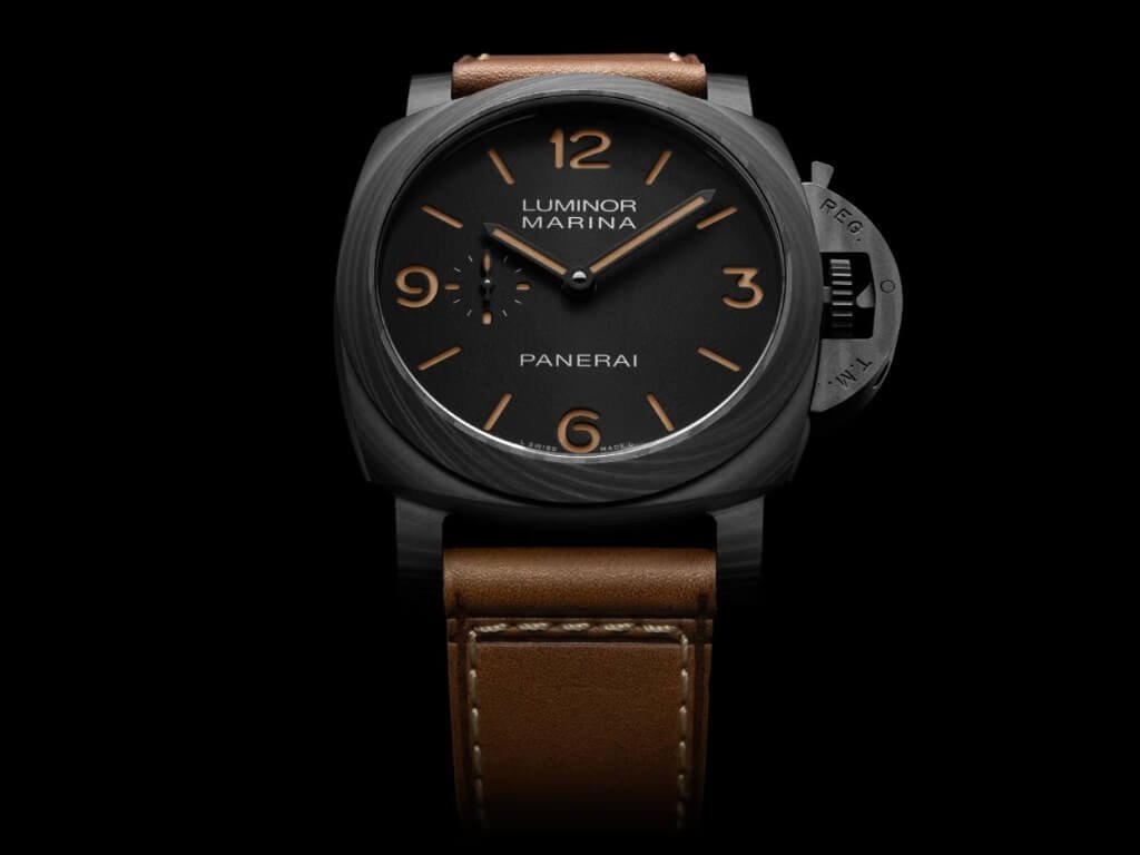 Μαύρο sandwich καντράν του Panerai Luminor Marina PAM01707 με μπεζ Super-LumiNova
